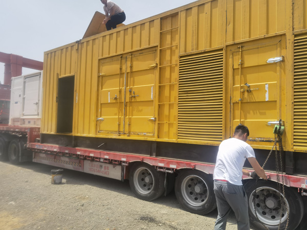 雷鸣镇除了负载情况和发动机维护，还有哪些因素会影响 200kw 柴油发电机的油耗？