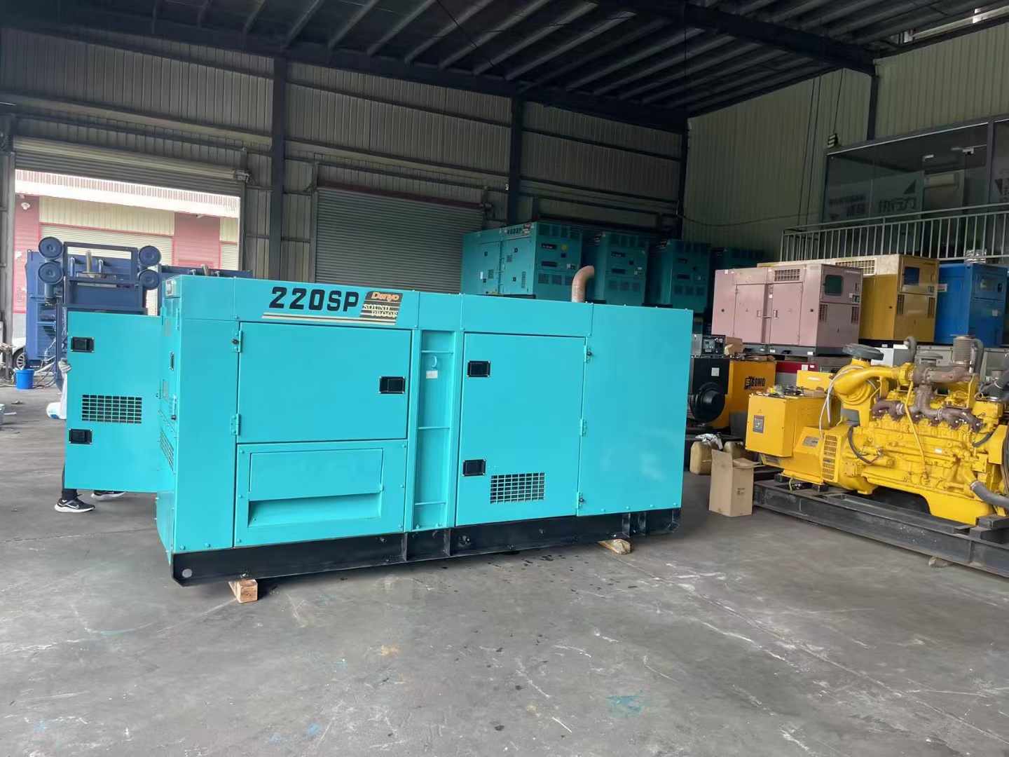 雷鸣镇800kW 柴油发电机的输出电流波动范围是多少？
